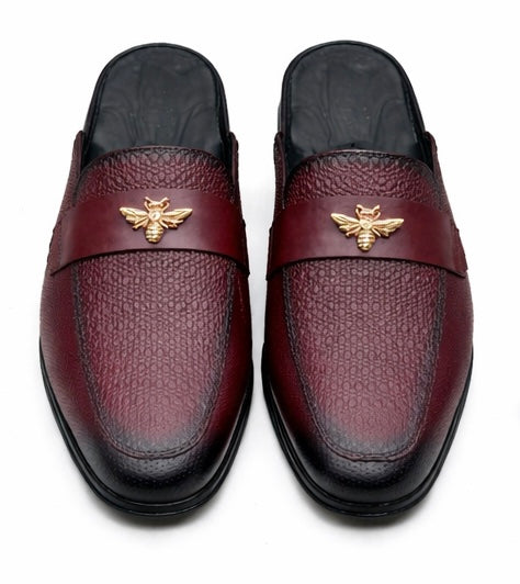 MEN'S MAROON TEXTURED SLIP-ON MULE LOAFERS WITH METAL EMBLEM – PREMIUM BACKLESS DRESS CASUAL SHOES