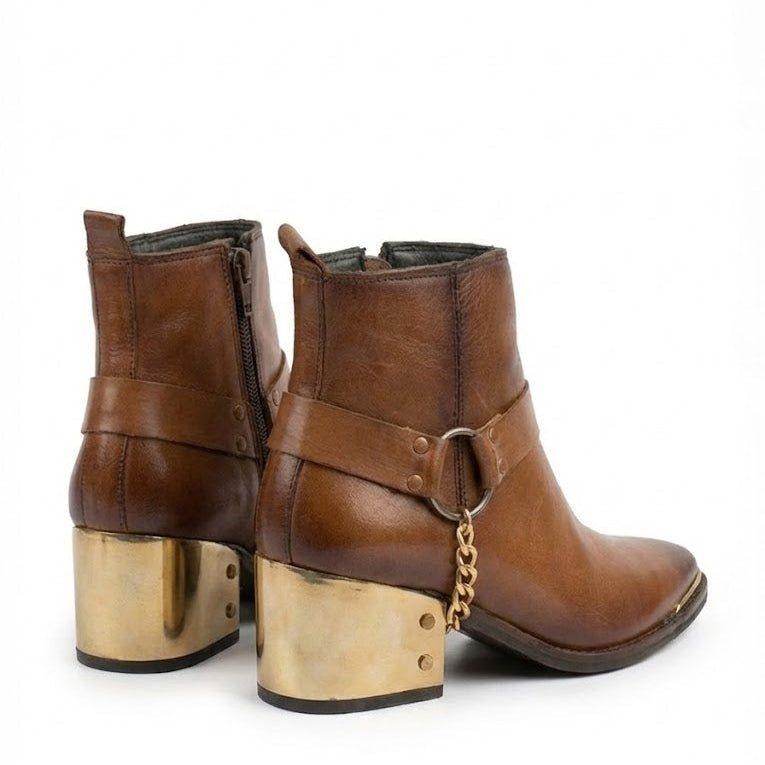 POINTED TOE WITH GOLDEN HEEL AND TOE COWBOY PATTERN CHELSEA BOOTS