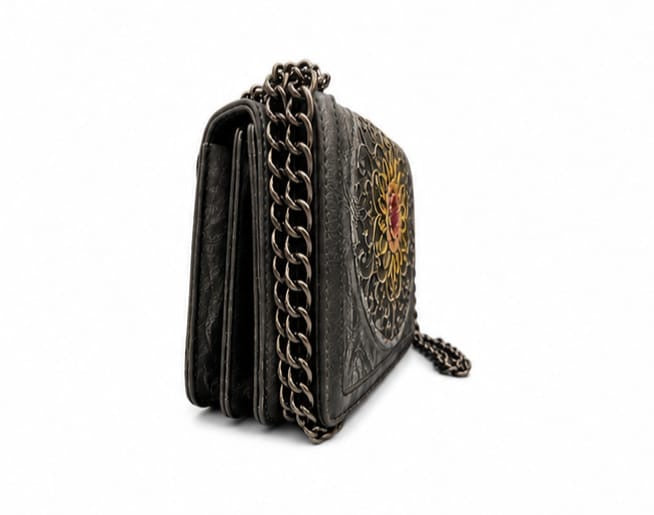 HANDCRAFTED EMBOSSED LEATHER CHAIN SHOULDER BAG BLACK
