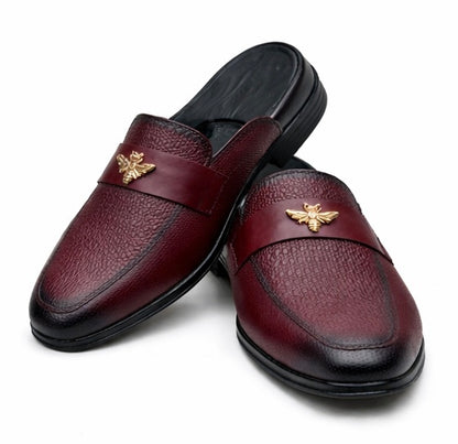 MEN'S MAROON TEXTURED SLIP-ON MULE LOAFERS WITH METAL EMBLEM – PREMIUM BACKLESS DRESS CASUAL SHOES