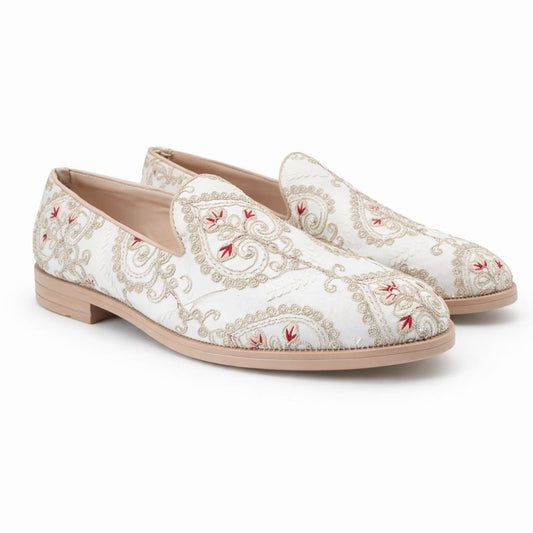MEN’S WHITE EMBROIDERED SLIP-ON LOAFERS – LUXURY FESTIVE & WEDDING FOOTWEAR