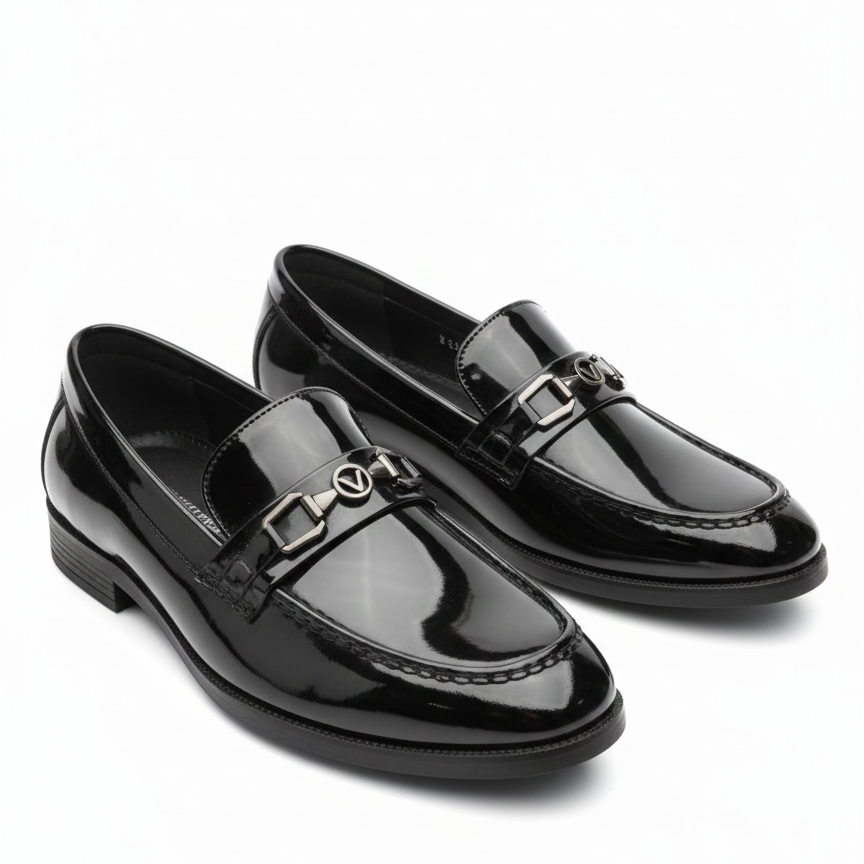 MEN’S BLACK PATENT LEATHER METAL-BIT LOAFERS