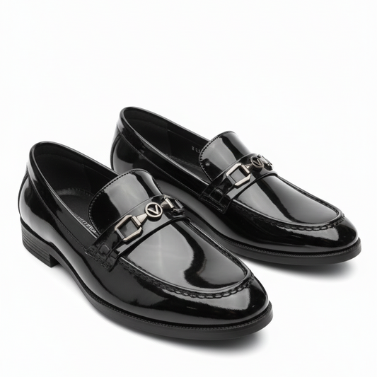 MEN’S BLACK PATENT LEATHER METAL-BIT LOAFERS