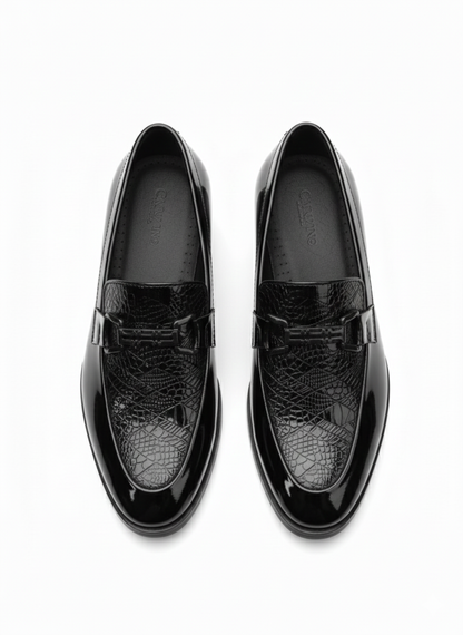 MEN’S BLACK TEXTURED PATENT LEATHER LOAFERS – ELEGANT BUCKLE DESIGN