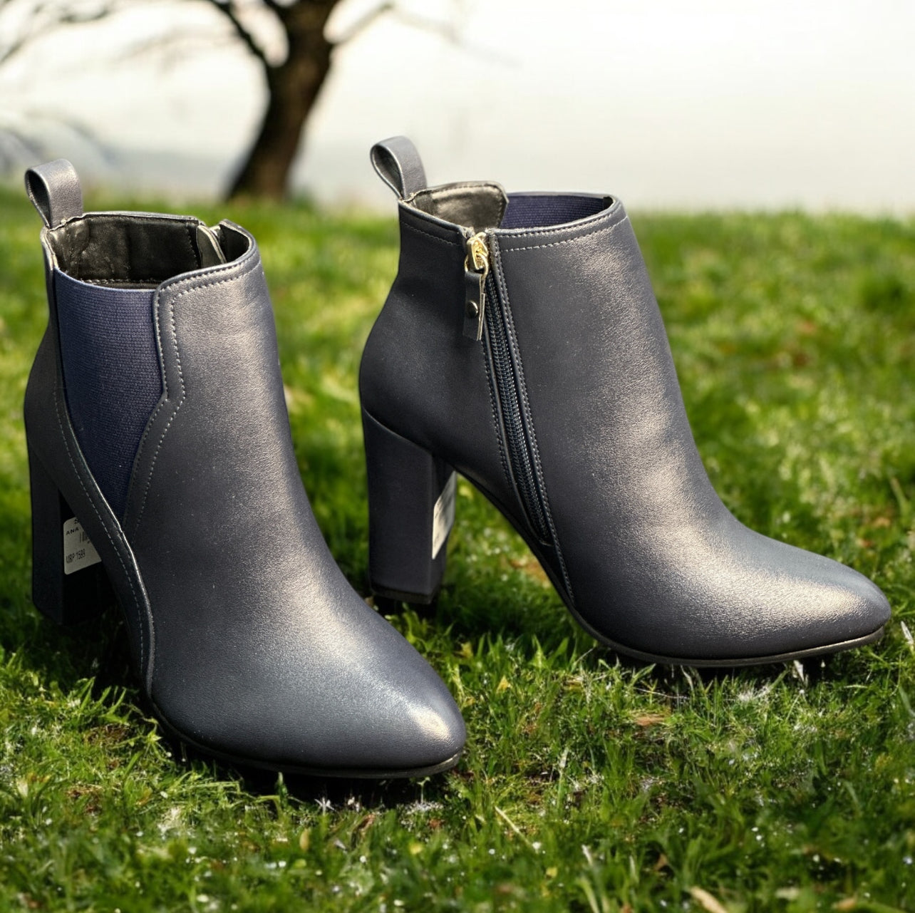 WOMEN'S SHARP NOSE CHELSEA BOOTS