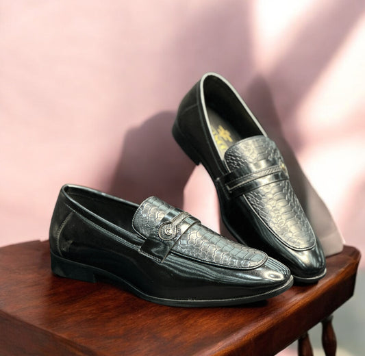 TEXTURED FORMAL LOAFERS