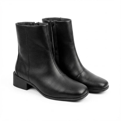 MINIMAL BLOCK-HEEL BLACK BOOTS