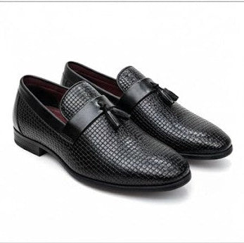 MEN’S BLACK TEXTURED TASSEL LOAFERS