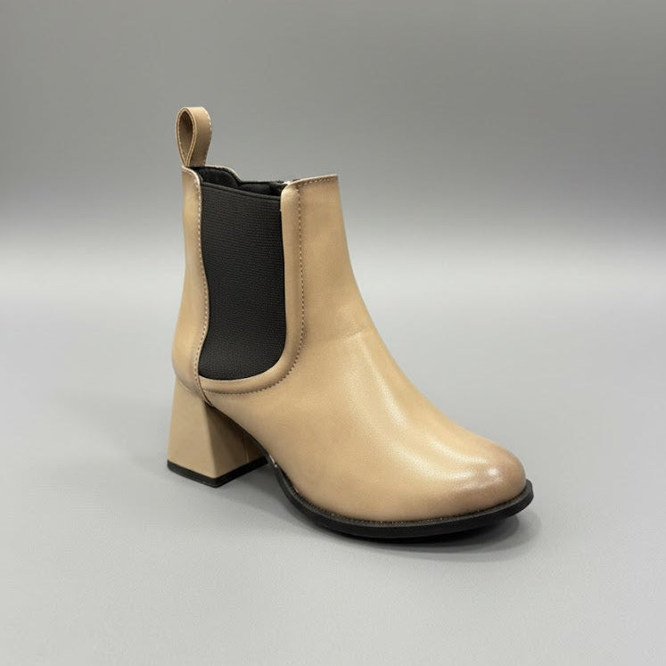 SAND BEIGE CHELSEA ANKLE BOOTS IN BLOCK HEEL